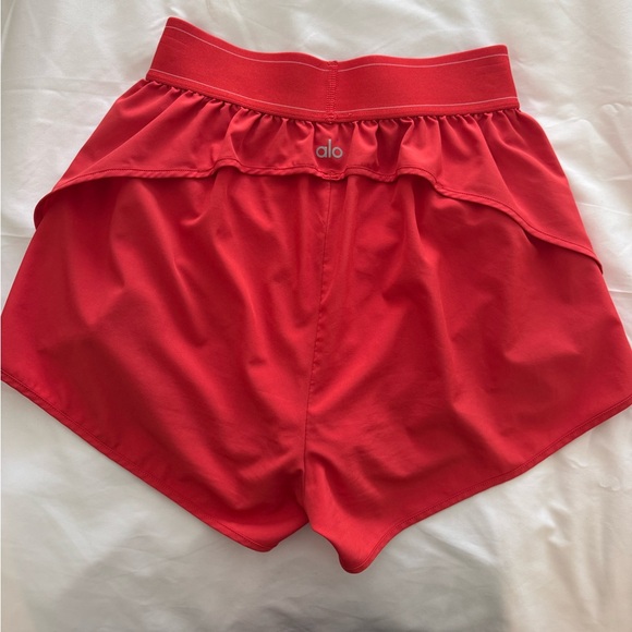 Alo Match Point Short - Red Hot Summer - Picture 1 of 5
